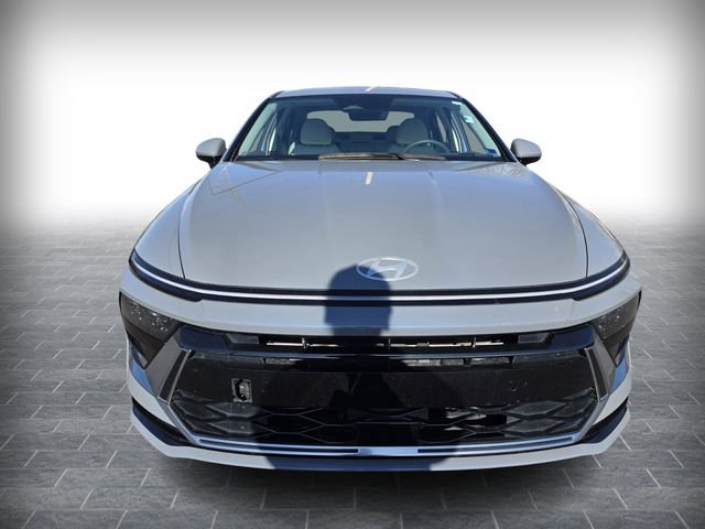 Used 2025 Hyundai Sonata SEL FWD image 2