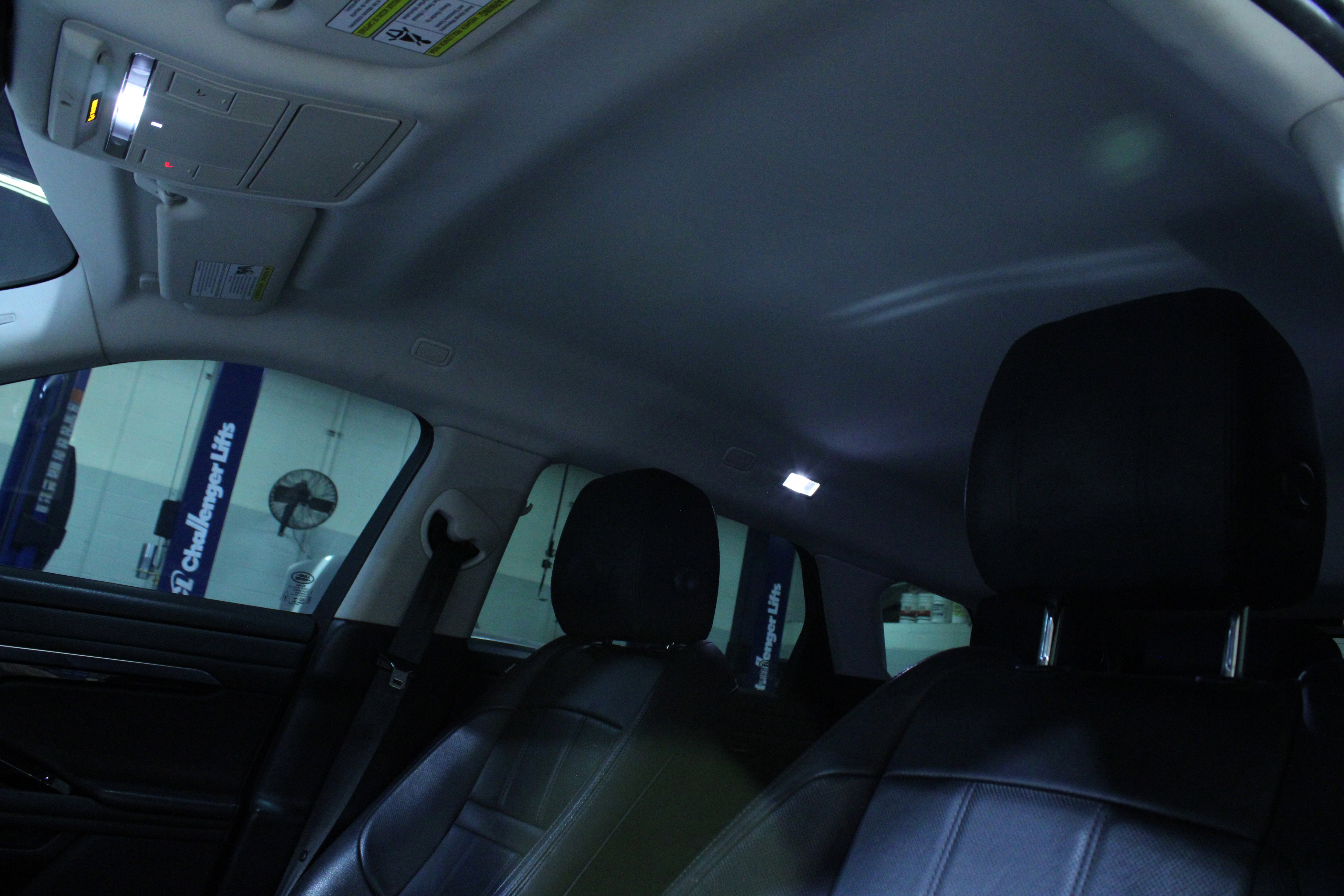 Used 2020 Land Rover Range Rover Evoque S image 8