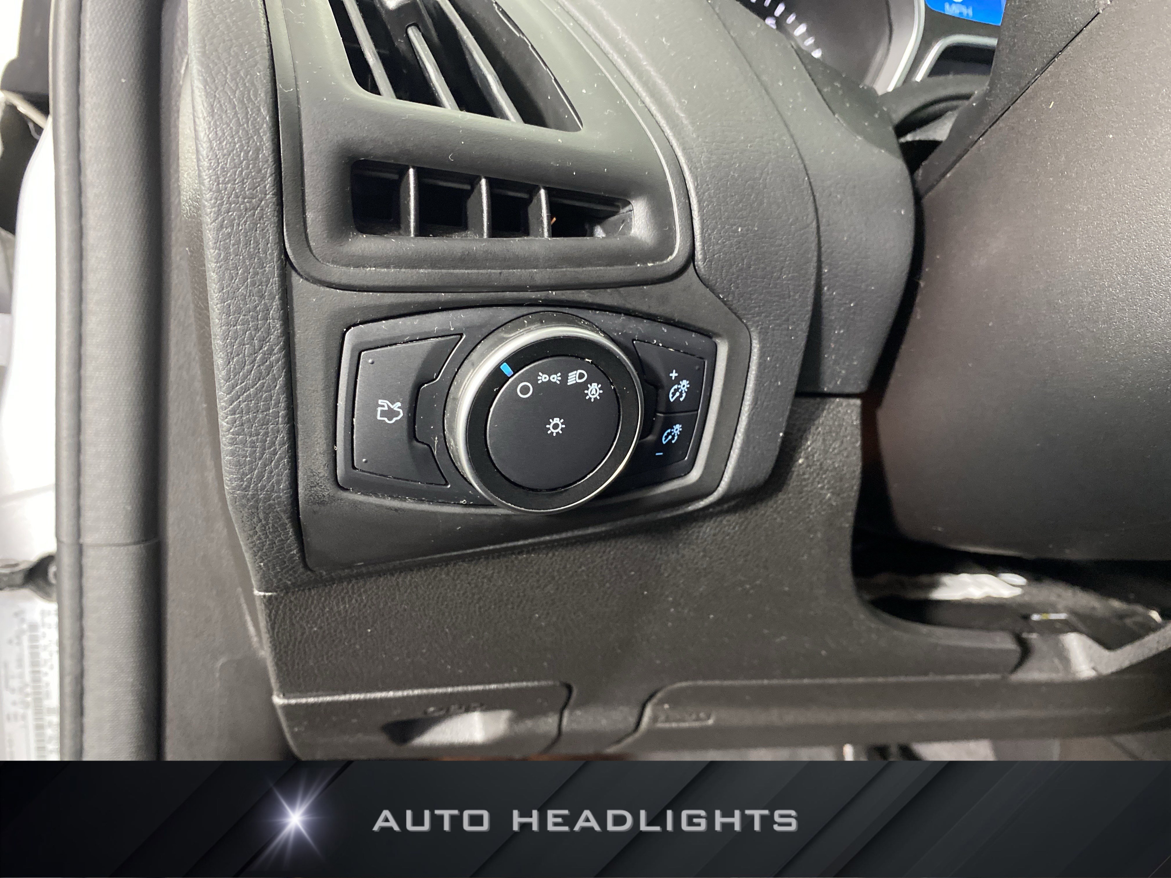 Used 2018 Ford Focus SE image 23