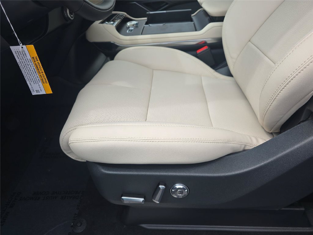 New 2027 Lincoln Navigator Reserve RWD image 14