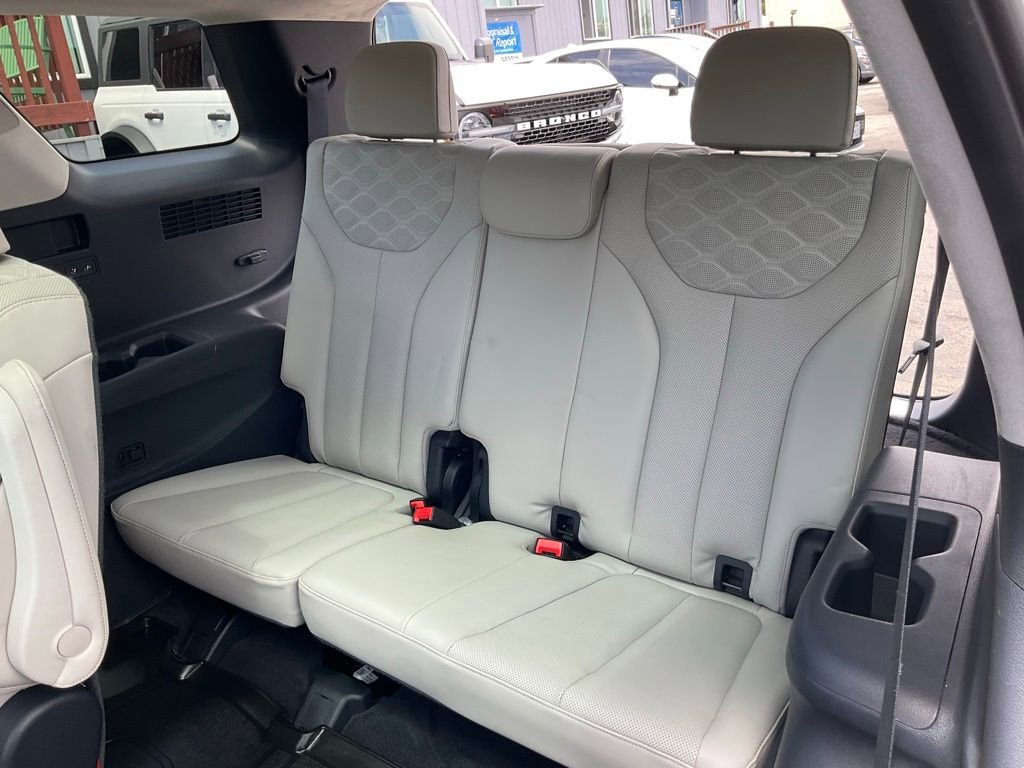 Used 2022 Hyundai Palisade Calligraphy w/ Winter Package FWD image 13