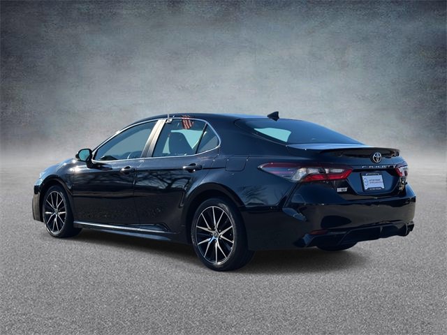 Used 2022 Toyota Camry SE image 4