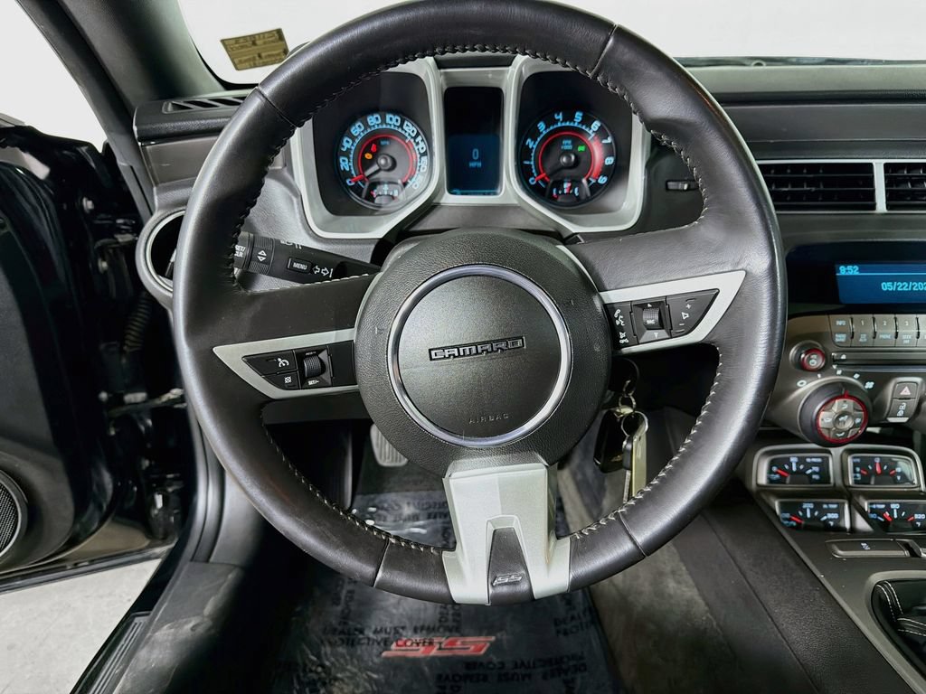 Used 2010 Chevrolet Camaro SS RWD image 13