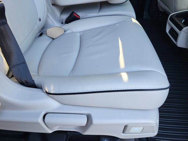 Used 2025 Honda Odyssey Touring image 27