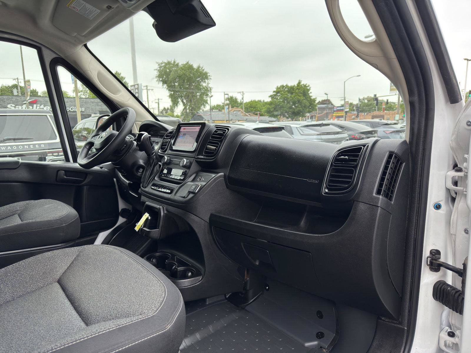 Used 2025 RAM ProMaster 2500 w/ Convenience Group FWD image 33
