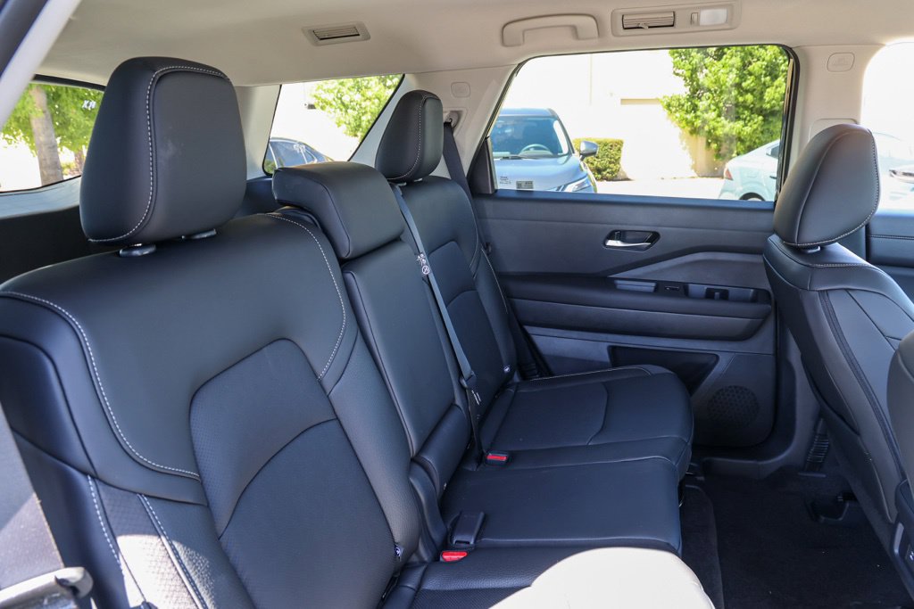 New 2026 Nissan Pathfinder SL w/ Cargo Package FWD image 19