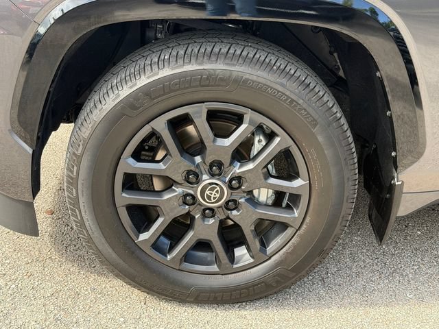 Used 2024 Toyota Sequoia Platinum AWD/4WD image 10