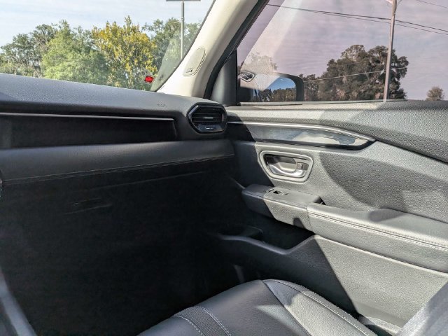 Used 2024 Honda Pilot Touring image 16