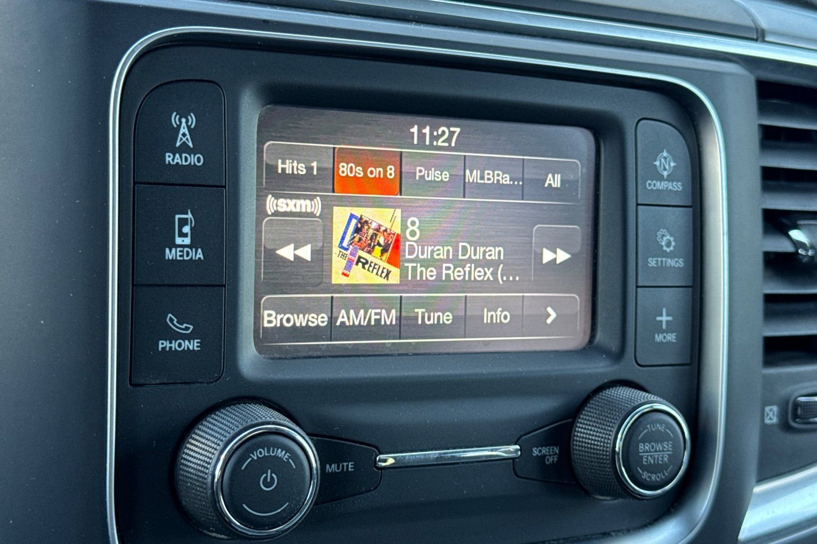 Used 2022 RAM 1500 Classic SLT image 19