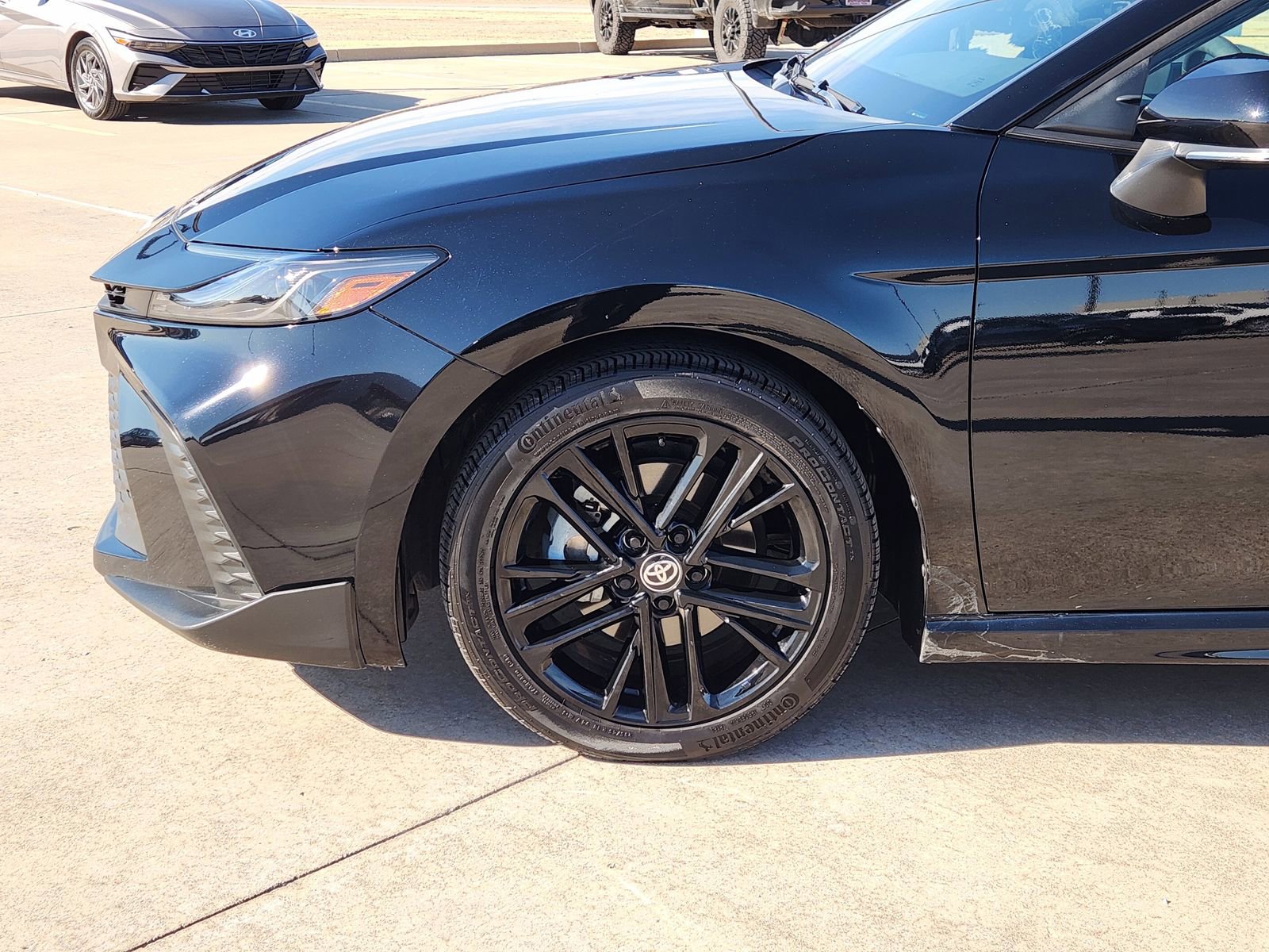 Used 2025 Toyota Camry SE w/ Convenience Package image 9