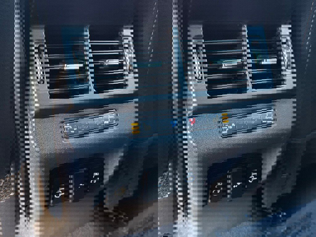 Used 2022 Land Rover Range Rover Evoque R-Dynamic SE image 21