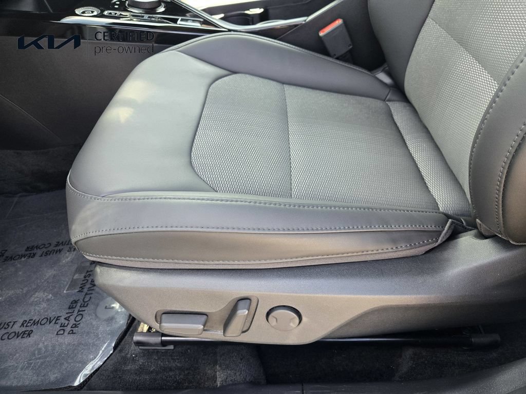 Certified 2024 Kia Niro Wind FWD image 16