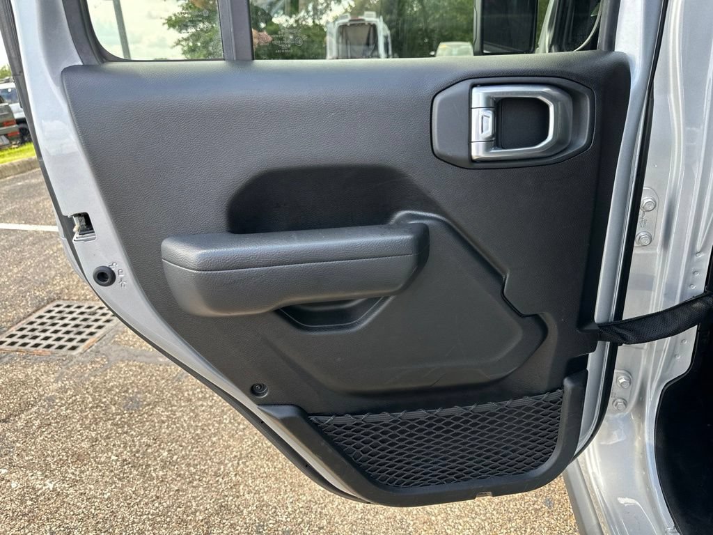 Used 2024 Jeep Wrangler Unlimited Rubicon AWD/4WD image 28
