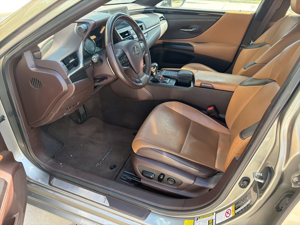 Used 2019 Lexus ES 350 w/ Accessory Package 2 image 4