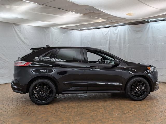 Used 2024 Ford Edge ST-Line w/ Class II Trailer Tow Package AWD/4WD image 8