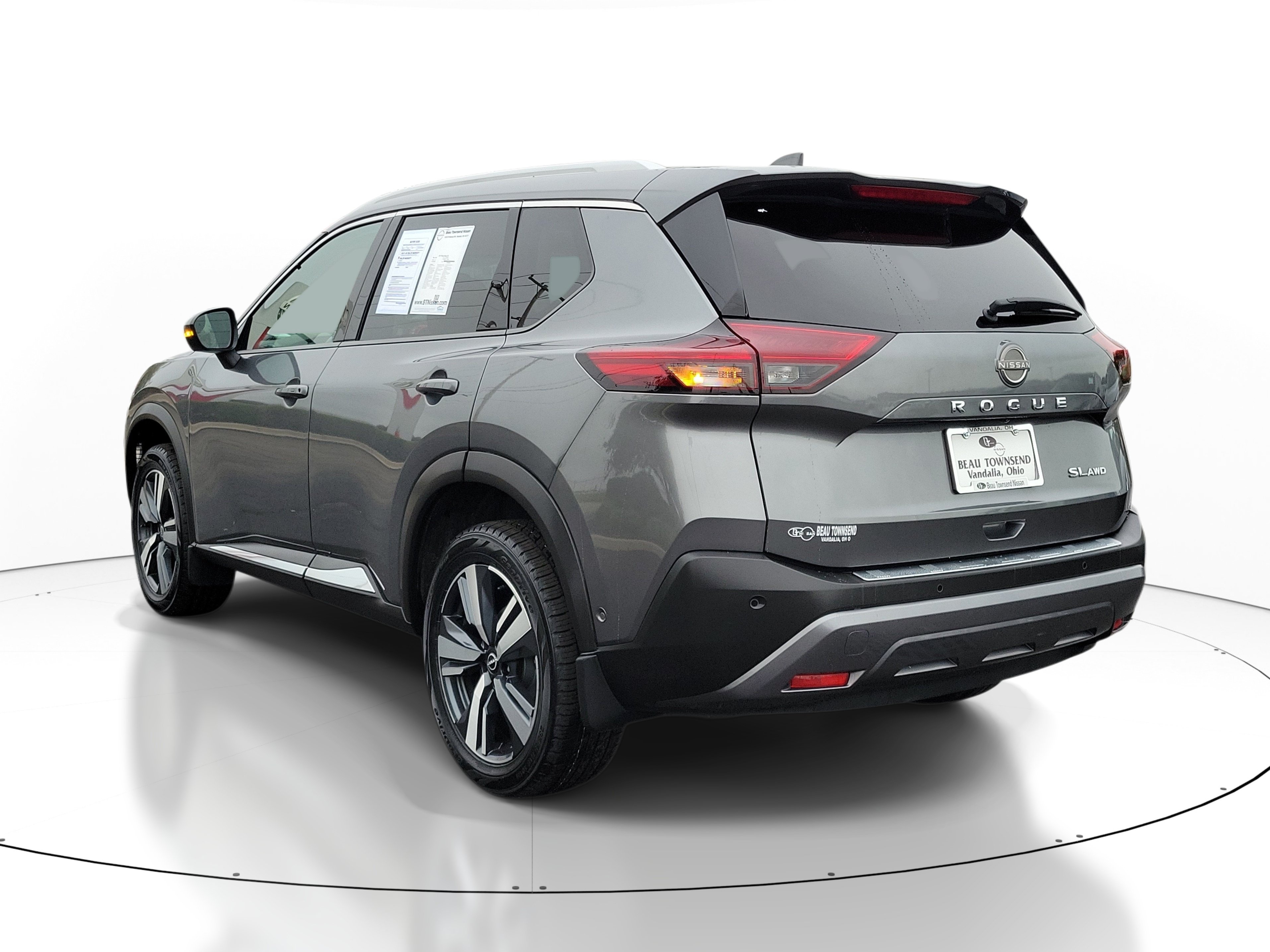Used 2023 Nissan Rogue SL w/ SL Premium Package AWD/4WD image 3