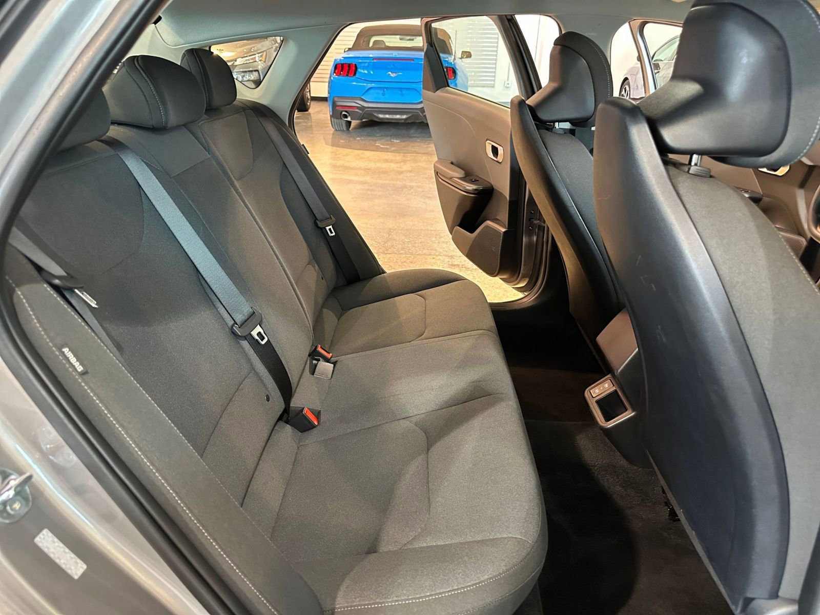 Used 2025 Kia K4 LXS image 36