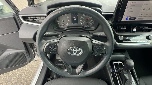 Used 2023 Toyota Corolla LE FWD image 18