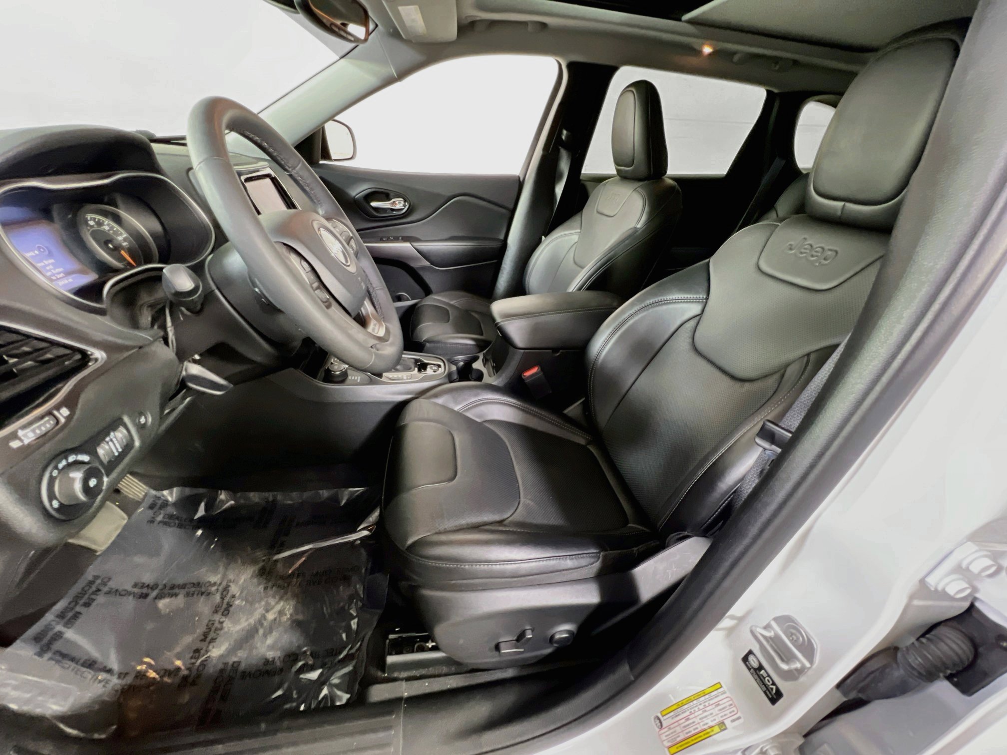 Used 2022 Jeep Cherokee Limited w/ Elite Package image 21