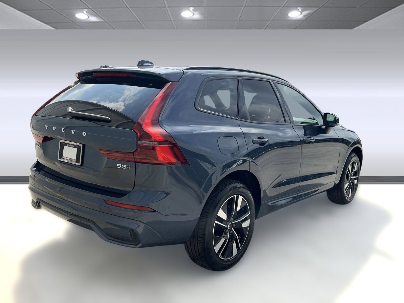 Used 2026 Volvo XC60 B5 Core w/ Climate Package image 9