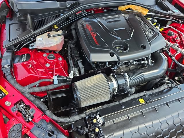 Used 2019 Alfa Romeo Giulia AWD w/ Cold Weather Package image 30