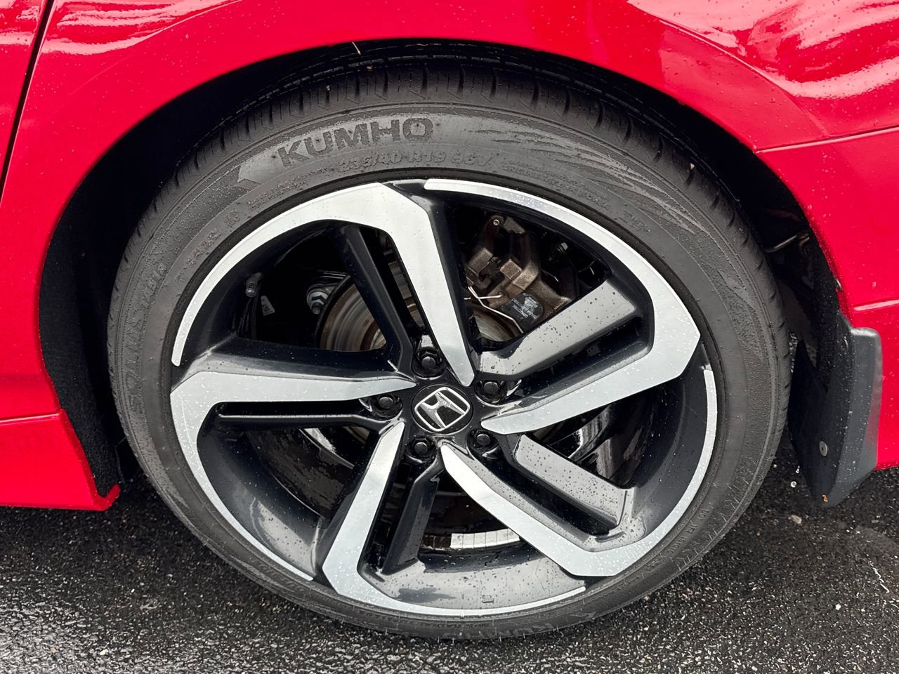 Used 2018 Honda Accord Sport image 11