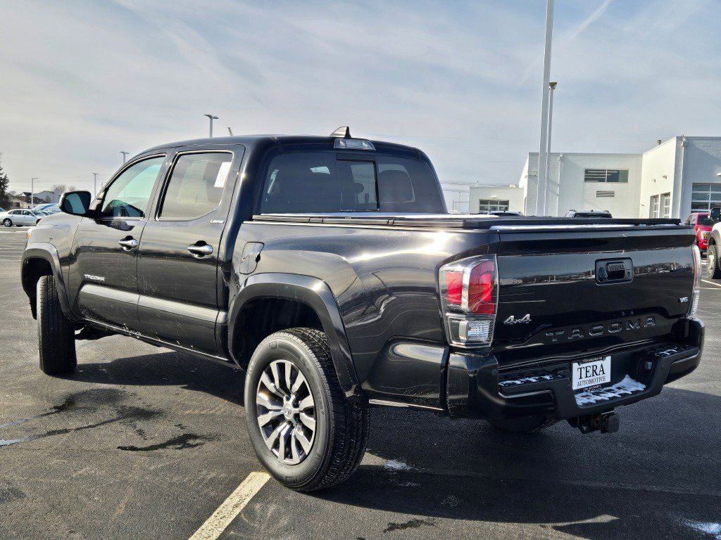 Used 2022 Toyota Tacoma Limited image 13
