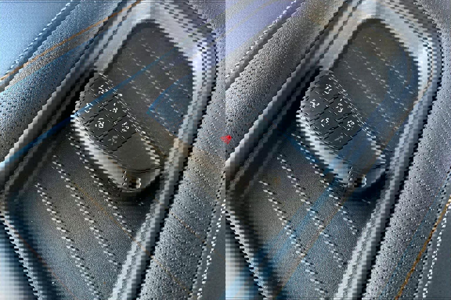 Used 2024 GMC Yukon AT4 w/ AT4 Premium Package image 15