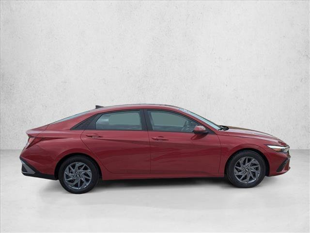 Used 2024 Hyundai Elantra SEL FWD image 4