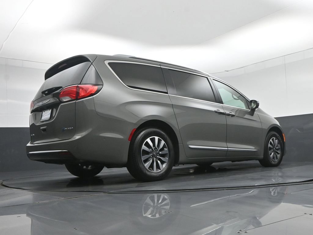 Used 2020 Chrysler Pacifica Limited w/ Advanced Safetytec Group image 73