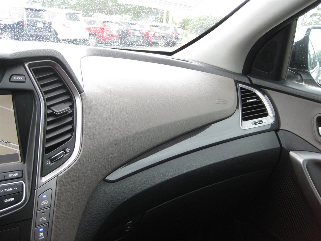 Used 2015 Hyundai Santa Fe GLS w/ Option Group 03 FWD image 24