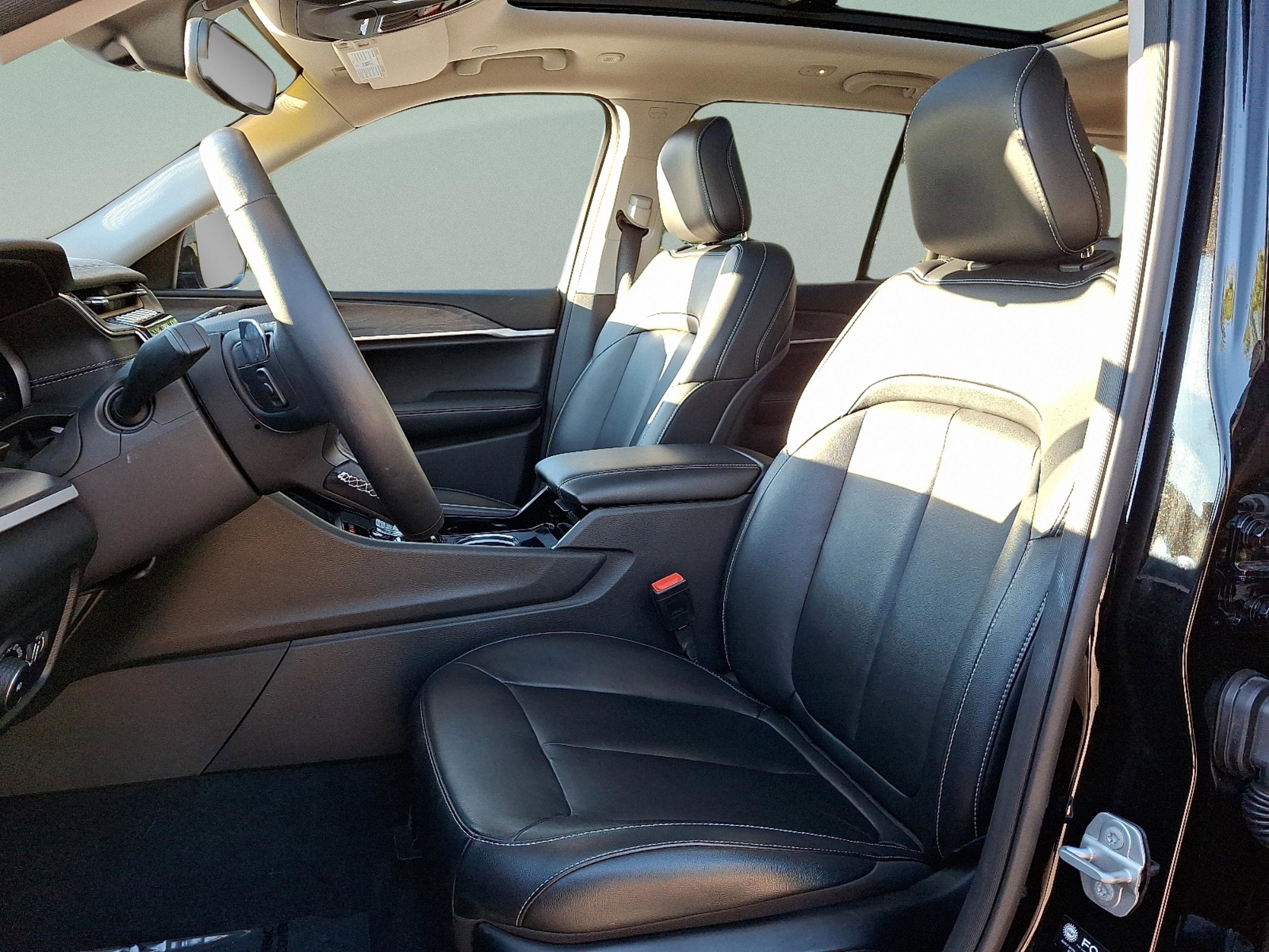 Certified 2022 Jeep Grand Cherokee Limited image 13