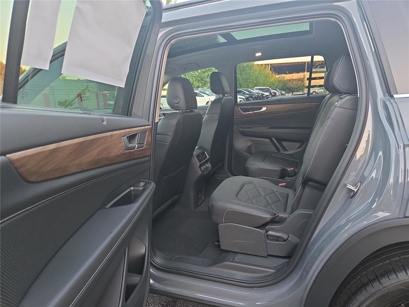 New 2026 Volkswagen Atlas SE image 29