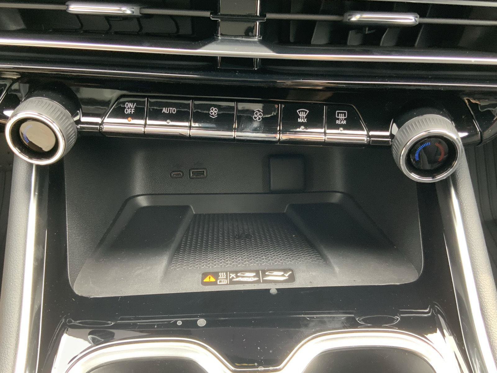 New 2026 Chevrolet Traverse RS w/ LPO, Floor Liner Package FWD image 45