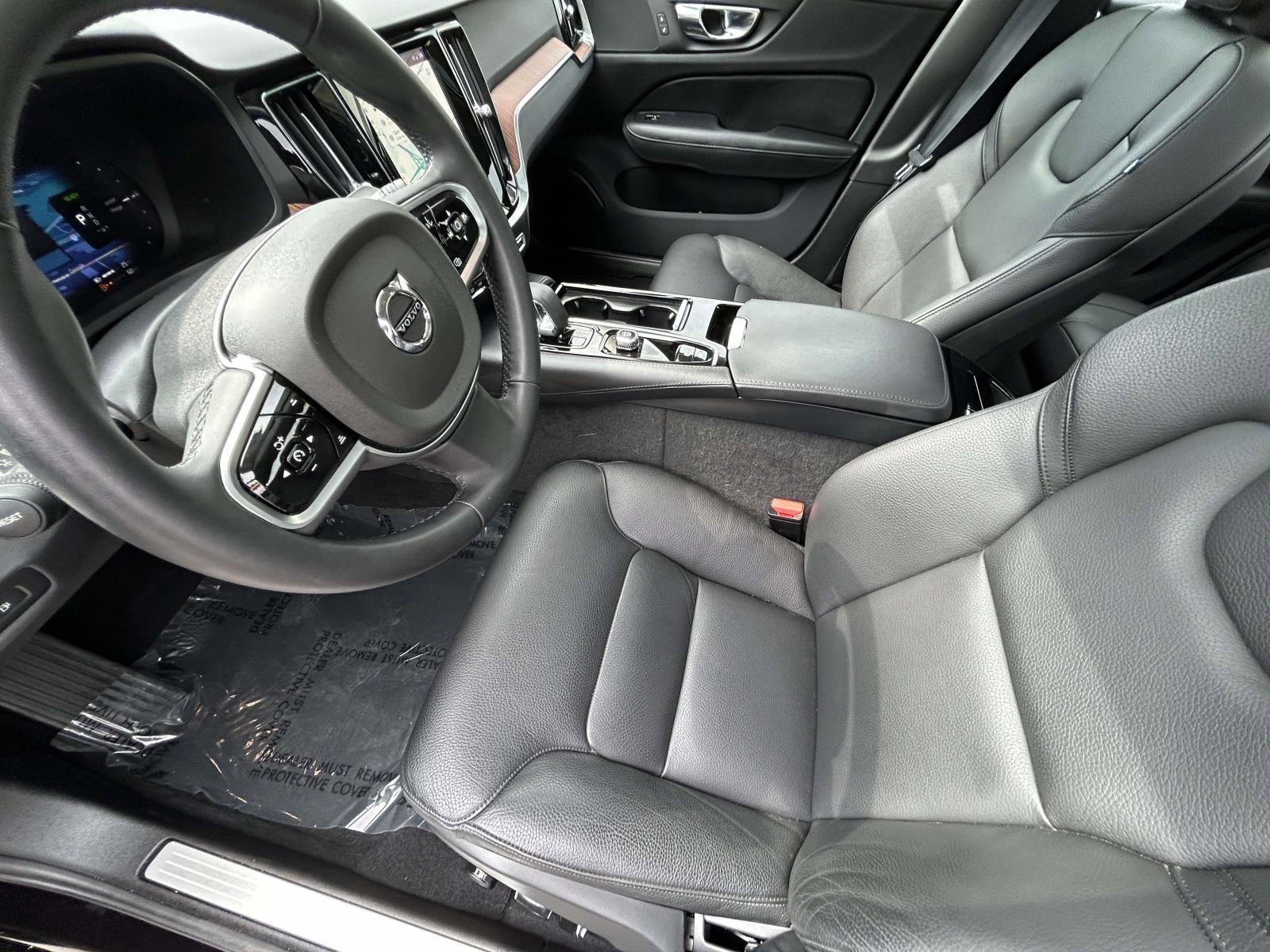 Certified 2025 Volvo S60 T8 Plus AWD/4WD image 10