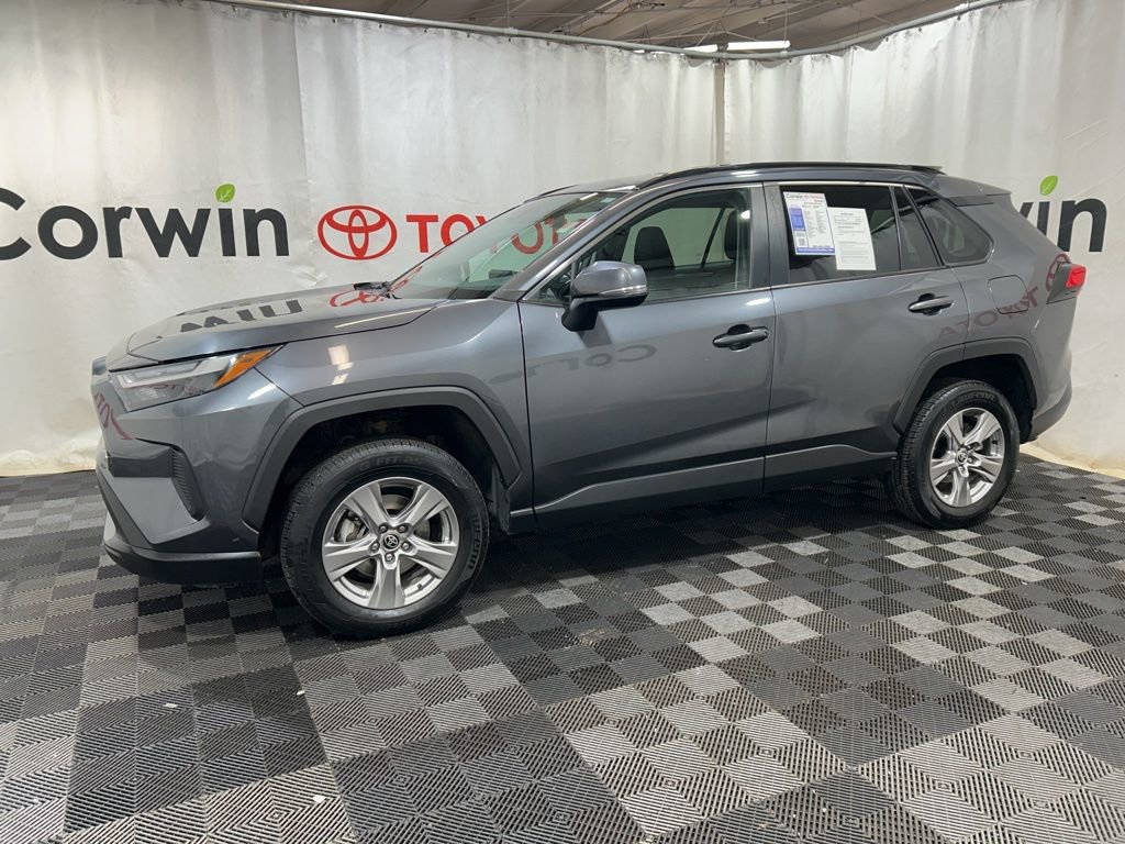 Used 2023 Toyota RAV4 XLE AWD/4WD image 4