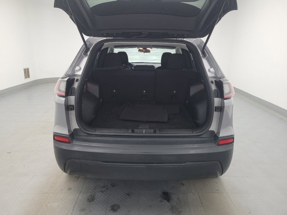 Used 2019 Jeep Cherokee Latitude w/ Popular Appearance Group image 29