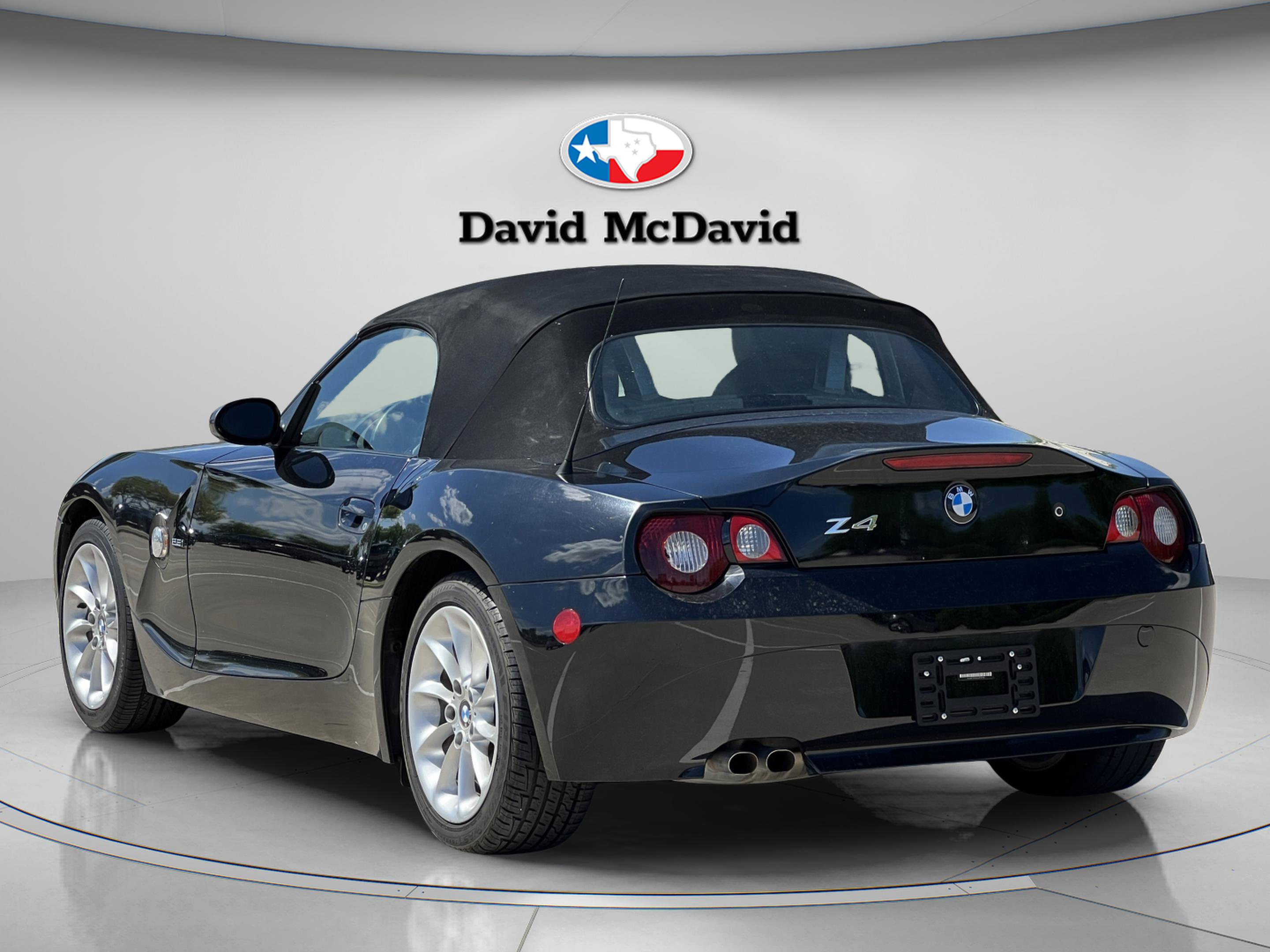Used 2005 BMW Z4 2.5i image 8