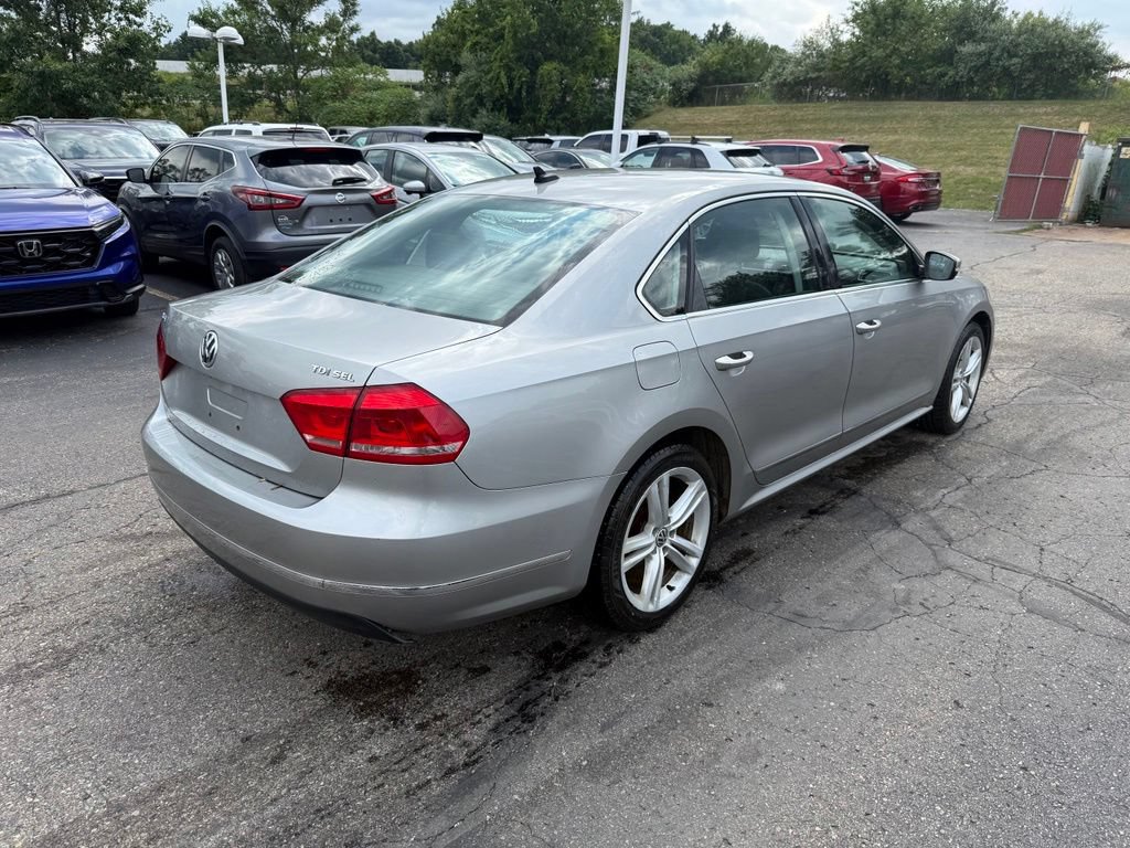 Used 2013 Volkswagen Passat TDI SEL Premium FWD image 3