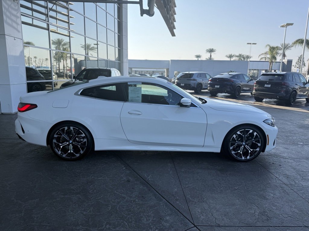 Used 2025 BMW 430i Coupe w/ Convenience Package image 3