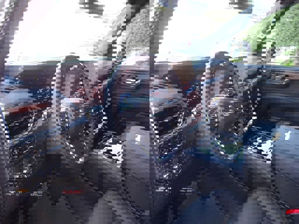 New 2026 GMC Yukon Denali w/ Denali Reserve Package image 12