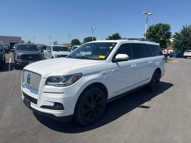 Used 2024 Lincoln Navigator L Reserve AWD/4WD image 3