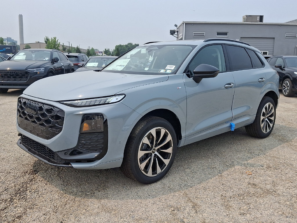 New 2026 Audi Q3 quattro 2.0T AWD/4WD image 2