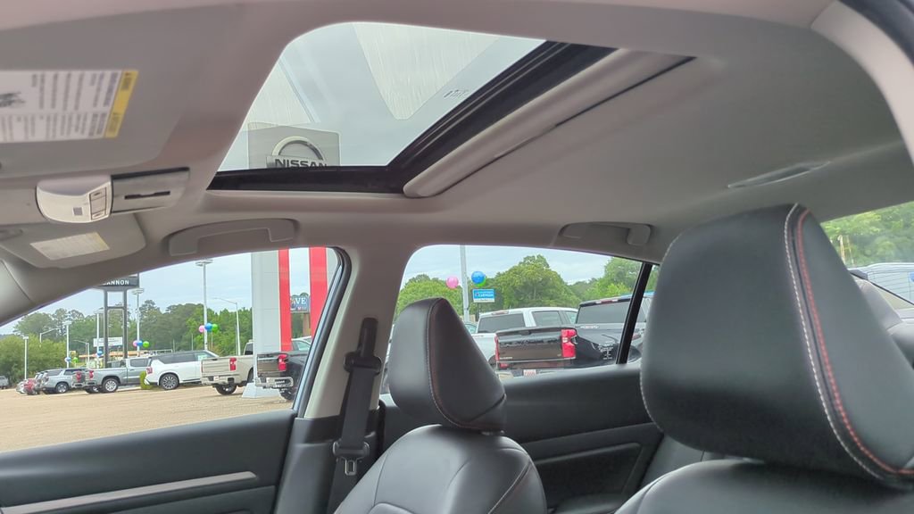 Used 2025 Nissan Altima 2.5 SR w/ SR Premium Package FWD image 13