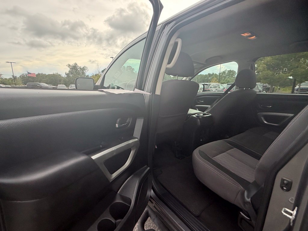 Used 2021 Nissan Titan SV w/ SV Convenience Package RWD image 40