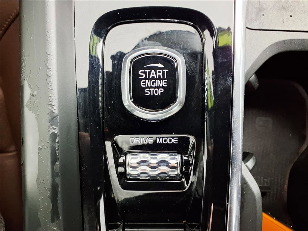 Used 2021 Volvo XC60 T5 Momentum w/ Advanced Package image 23