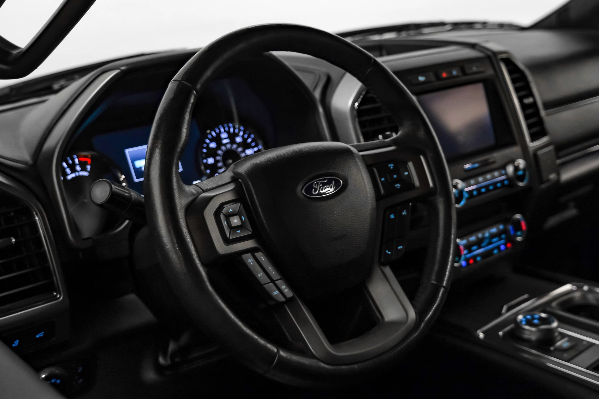 Used 2019 Ford Expedition XLT w/ Equipment Group 202A RWD image 13