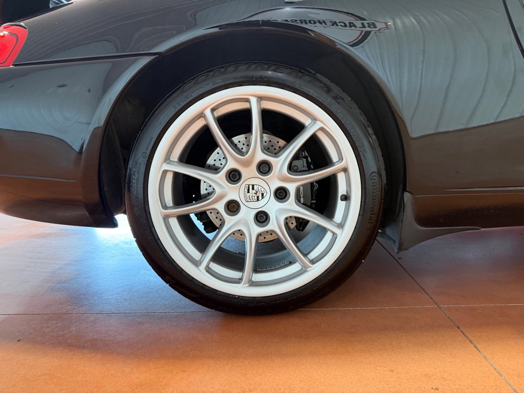 Used 2001 Porsche 911 Carrera 4 AWD/4WD image 18