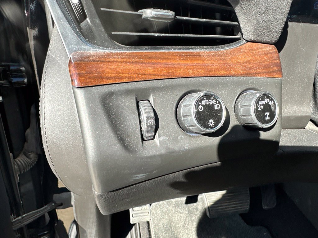 Used 2018 Cadillac Escalade ESV Luxury AWD/4WD image 10
