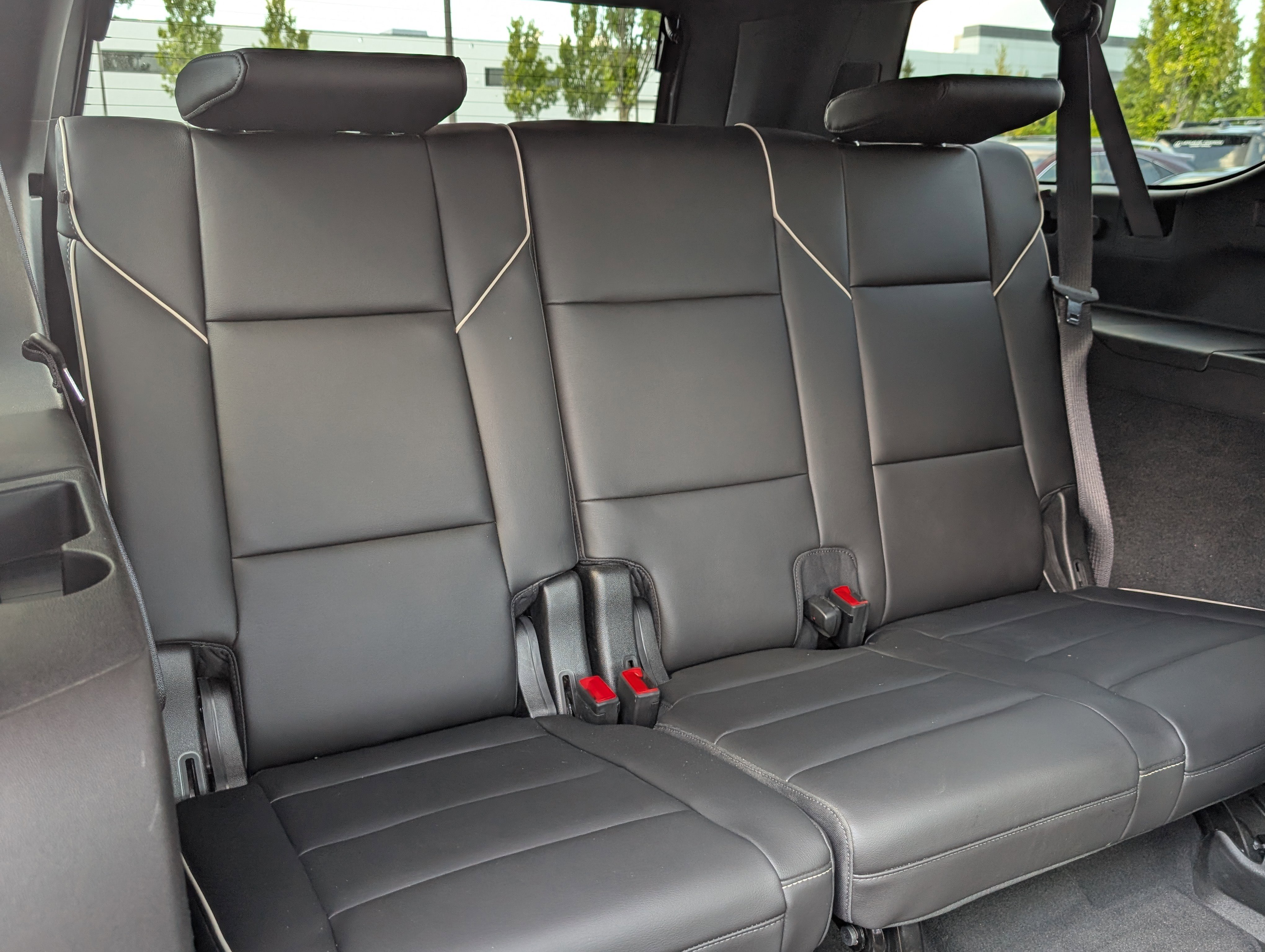 Used 2021 Cadillac Escalade ESV Premium Luxury w/ Performance Package image 12